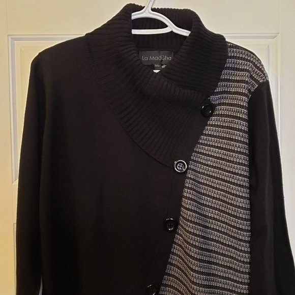 LA Madona Women's Black Grey Knitted Collared Asymmetric Button Sweater-Size: 1X - Picture 9 of 11